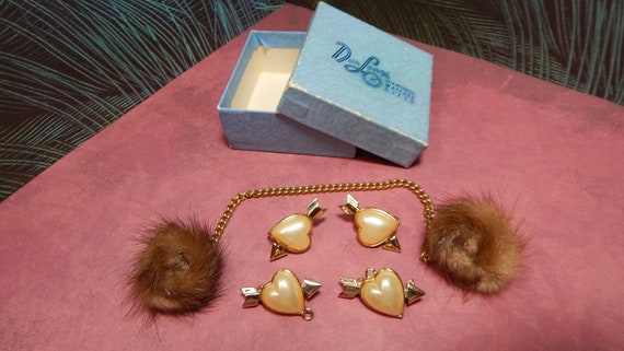 Mink sweater clasp and old costume jewelry - image 6