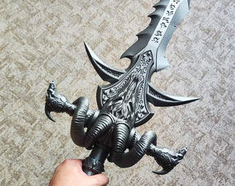 Replica di Warcraft Frostmourne 108 cm x 29 cm