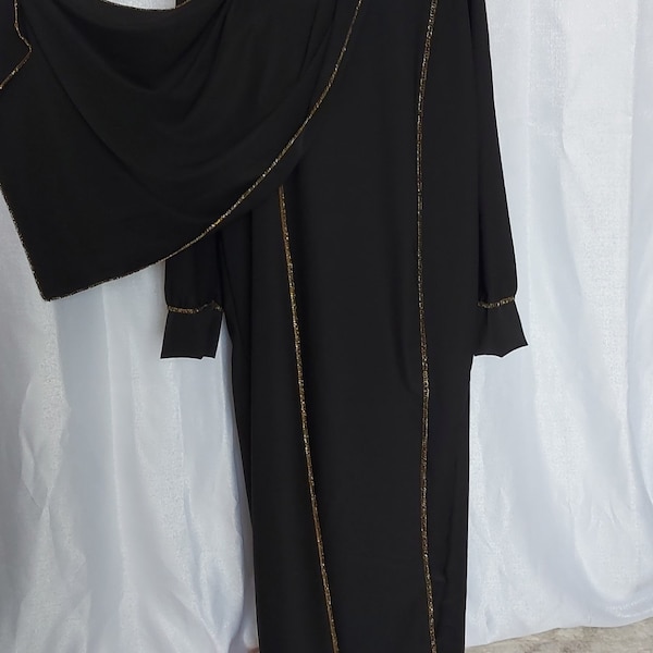 Abaya avec le hijab intégré