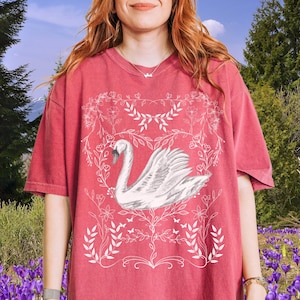 Swan Comfort Colors shirt | Floral Knightcore shirt | Minimalistic Goth shirt | Gift for her | Oversized tshirt | mountaineers gift plus