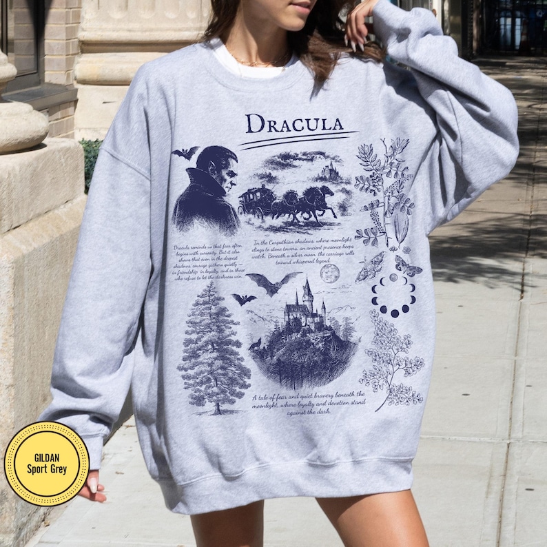 Retro Dracula Vampire Comfort Colors Shirt, Gothic Literature T-Shirt with Bats Dark Academia Book Lover Halloween Spooky Autumn Season Top afbeelding 11