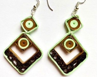 Elegantes pendientes colgantes de color marrón verde claro, pendiente acolchado de forma rectangular, joyería elegante hecha a mano, ropa de oficina de elegancia única