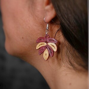 Orecchini a foglia color bordeaux, regalo per ragazza, orecchini per tutti i giorni, gioielli fatti a mano, orecchini strani e particolari, semplici e divertenti, gioielli artistici con quilling