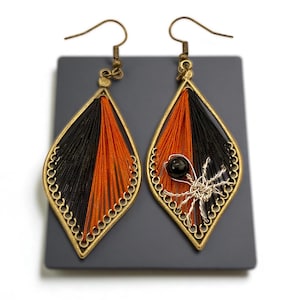 Spider Halloween Earrings,witchy earrings, Peruvian string art,Black Orange String Art, handmade earrings gift