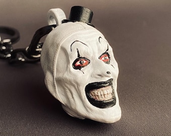 恐ろしいピエロの頭のキーホルダー – ホラー風キーリング – 不気味なギフト – 手作りの不気味なアクセサリー – テリファイアースタイル