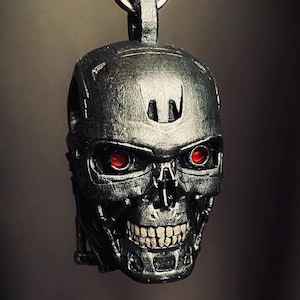 Metal Skull Keychain – Sci-Fi Inspired Keyring – Cyberpunk Gift – Red Eye Robot Head – Handmade Dark Accessory