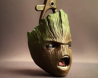 叫ぶグルートヘッドキーホルダー - ガーディアンズ・オブ・ギャラクシーにインスパイアされた樹脂製キーホルダー