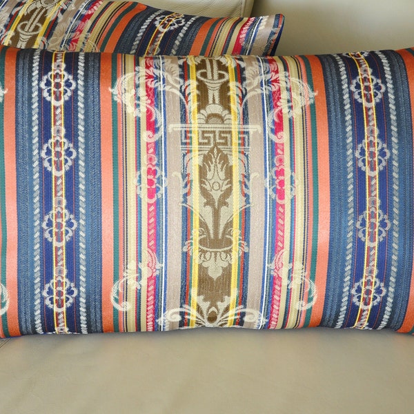 Housse de coussin en tissu vintage satiné, reproduction d'un motif Napoléon III