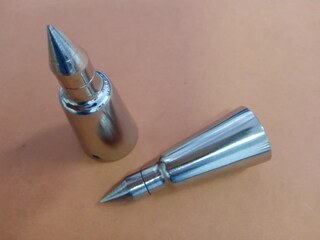 8 Punte Di Ricambio In Acciaio Al Carbonio Per Bastoni Da Trekking - EMagTech Alpenstock - Diametro 1,2 Cm