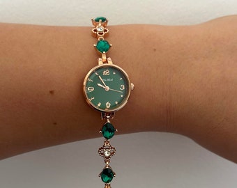 Dainty vintage styled emerald green womens wrist watch , gemstone watch with rose gold wristband, circle face watch, present for her