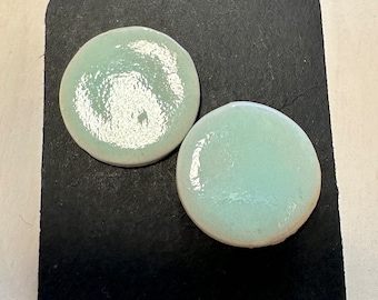 Scheiben Keramik Ohrstecker aus weißem Ton in mint