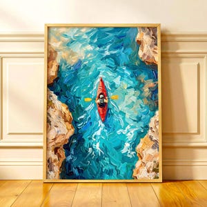 Op de afbeelding: Een olieverfschilderij met een felrode kajak in het midden van een smal kanaal met helderblauw en turkoois water. De scène wordt omlijst door gestructureerde, lichtbruine rotskliffen, weergegeven met dikke, zichtbare penseelstreken.