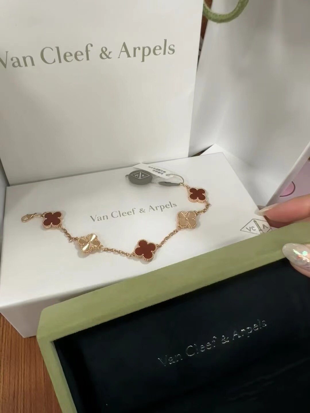 alhambra bracelet charms