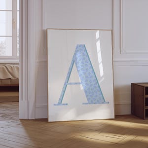 Impresión de letra A / Impresión de nieta azul claro / Impresión floral para guardería / Decoración de guardería femenina / Arte de pared con letras iniciales / Impresión floral con letras
