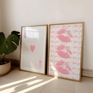 Impresión de tarjeta Ace Of Heart / Póster de amor / Juego de 2 impresiones rosas / Arte de pared estético rosa / Decoración de apartamento femenino / Arte de carrito de bar de moda