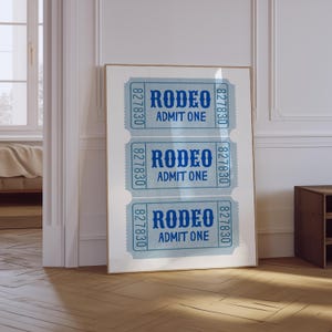 Rodeo Ticket Druck | Trendige ästhetische Cowgirl-Wand-Kunst | Western Wand Kunst | Retro Ticket Druck | Blauer Preppy Cowboy Physischer Druck