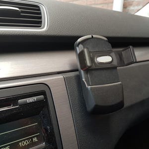 Universell klämmhållare för telefonhållare för Volkswagen UMPP instrumentbrädefästen (Golf, Polo, Passat, Tiguan, T5, Touran, Eos, Caddy)