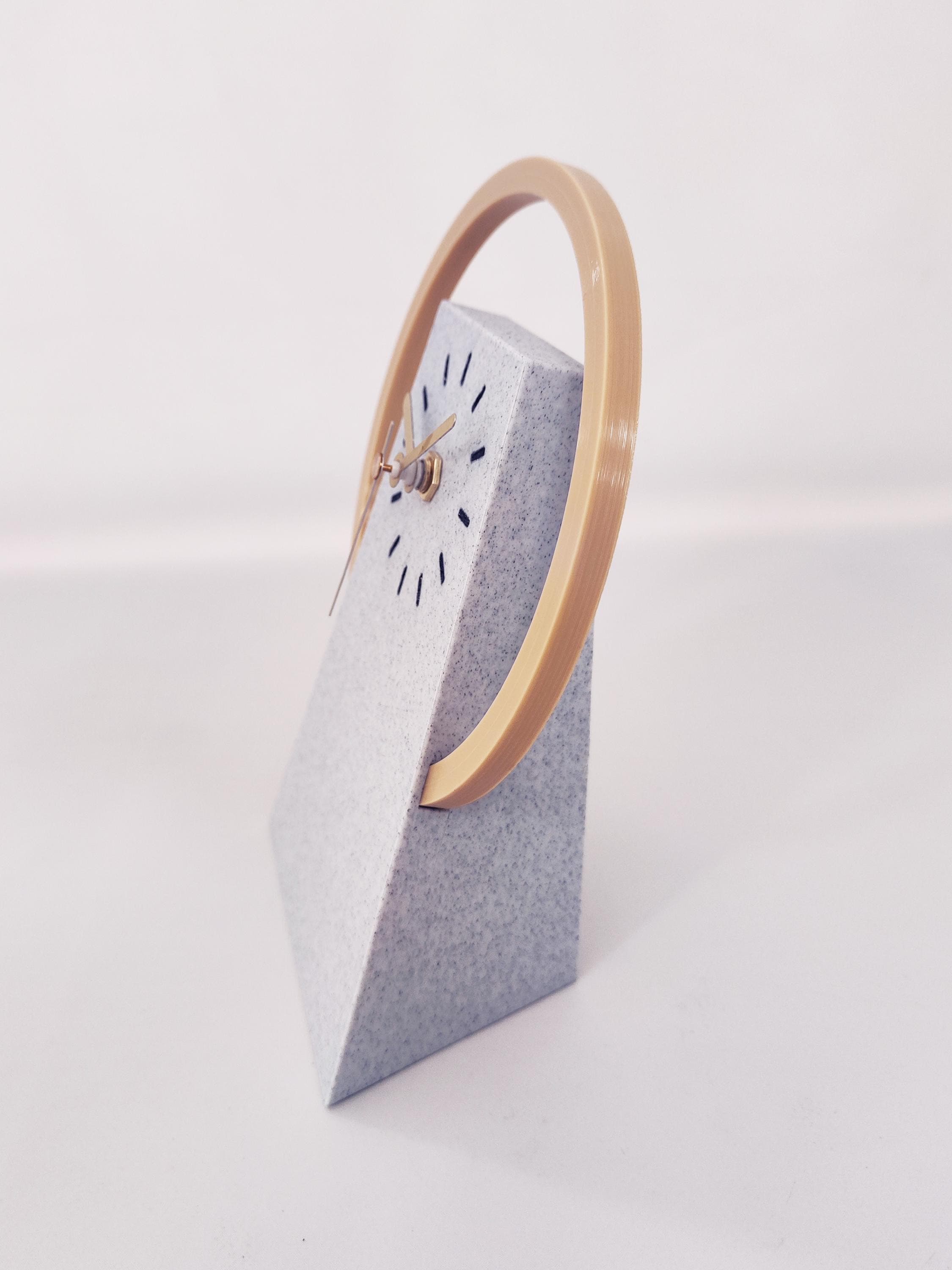 MONOLITHE - Table Clock | Analogic Desk Clock With Continuous Quartz ...