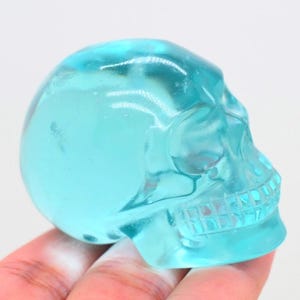 2&quot; Blue Smelting Quartz Skull Carved,Healing Crystal,Carved Skull,Skull Decor,Crystal Skull,Quartz Crystal,Skull Ornaments,Halloween Gift