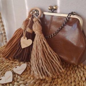 Portachiavi fatto a mano in stile boho – Ciondolo rustico con nappa per borsa, zaino e porte