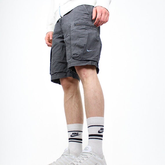 Nike Cargo Pants Shorts vintage in black with sol… - image 1