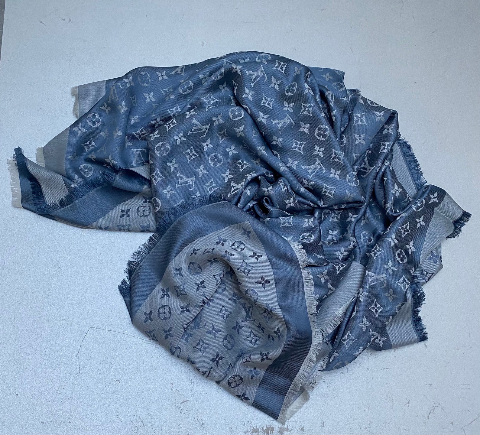 louis vuitton shawl wrap