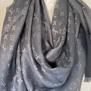 Louis Vuitton Muts Sjaal Set Grey | OutletKingNL