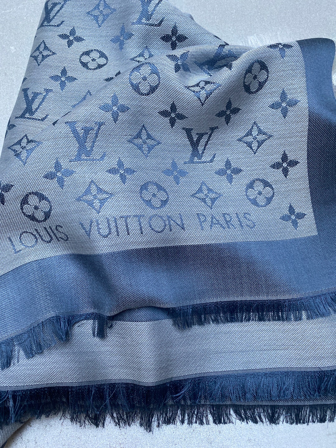 louis vuitton monogram shawl