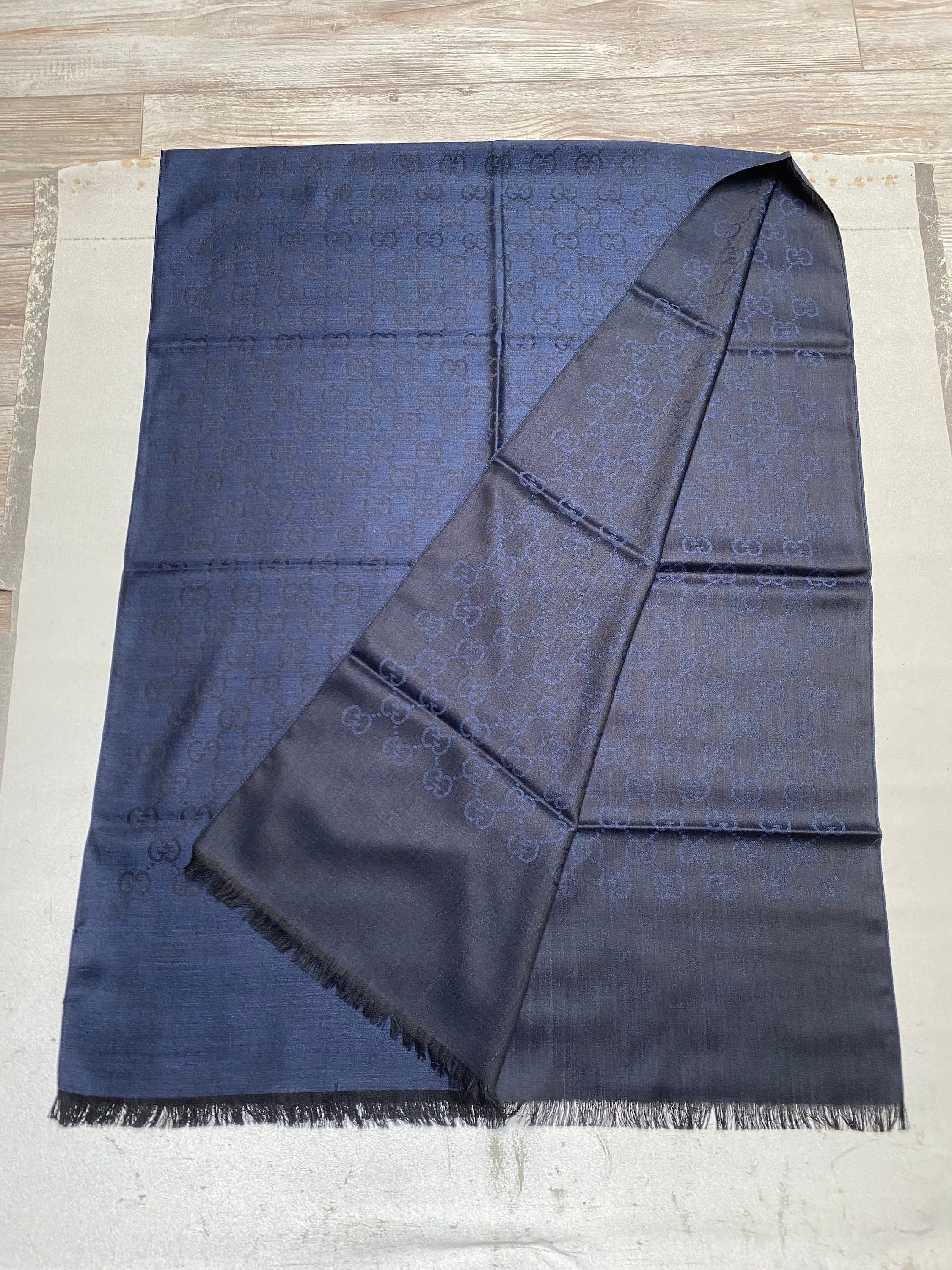Vintage GUCCI Wool and Silk Shawl GUCCI Vintage Large Carré