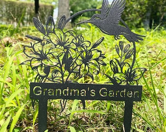 Metal Hummingbird Garden Decor, Personalised Garden Name Sign, Custom Garden Sign with Bird Flower, Bird with Stakes,Flower Design,Home Gift