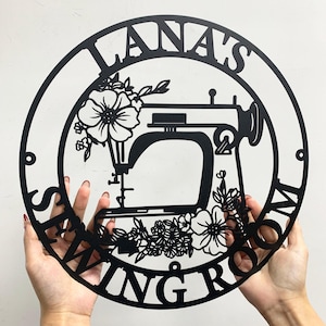 Placa de metal personalizada para sala de costura com flor, placa personalizada para decoração de sala de costura, presentes para avó, placa para máquina de costura, sala de artesanato