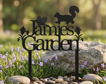 Personalised Garden Sign with Flower Design, Custom Garden Stake with Squirrel Pine Cone, Garden Memorial Plaque Gifts, Flower Garden Decor