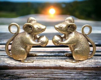 Handcrafted Brass Mouse Figurine - Vintage Inspired Home Decor Quirky Brass Animal Statue Unique Gift for Mouse Lovers Small Brass Sculpture