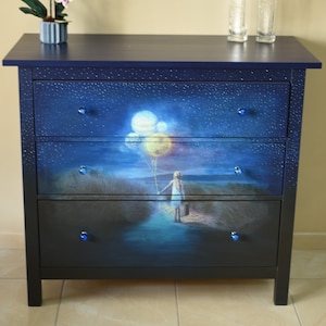 Blaue Kommode mit Decoupage-Kommode, Schlafzimmer, handbemalte Kommode, Mädchenkommode, Planetenkommode Bild 1