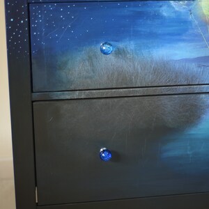 Blaue Kommode mit Decoupage-Kommode, Schlafzimmer, handbemalte Kommode, Mädchenkommode, Planetenkommode Bild 4