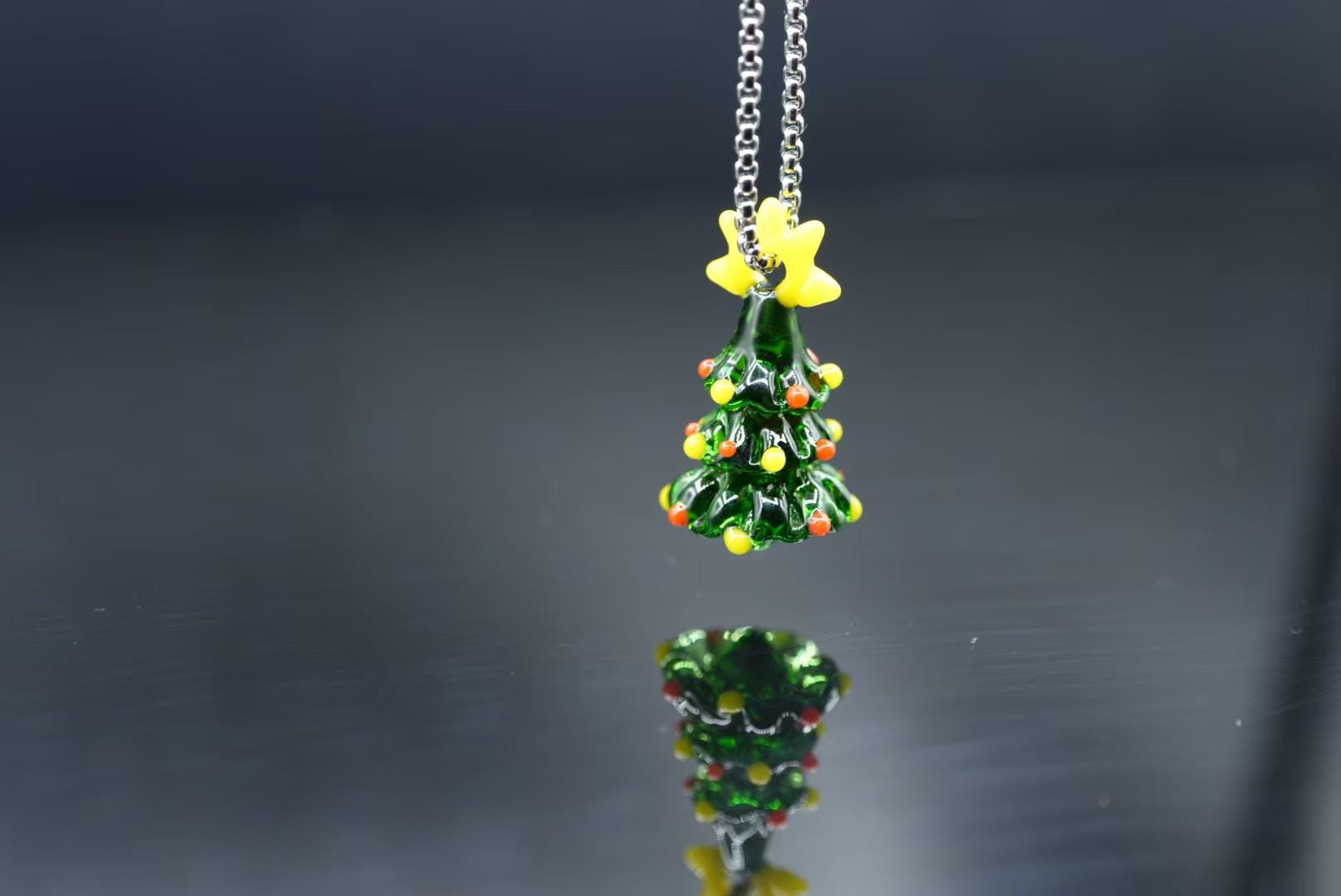 Collana con ciondolo da 16 pollici con perline albero di Natale