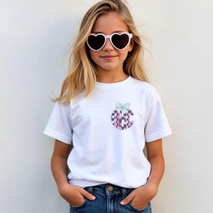 Chemise monogramme Halloween pour fille, chemises tendance, monogramme grand-millénaire, cadeaux pour elle, chemise personnalisée, noeud coquette, cadeaux personnalisés