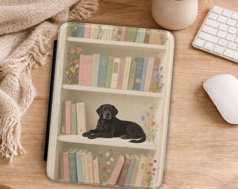 Schwarzer Labrador Retriever Hund auf Bücherregal Kindle Hülle | Lesender Hund, Blumenbücher