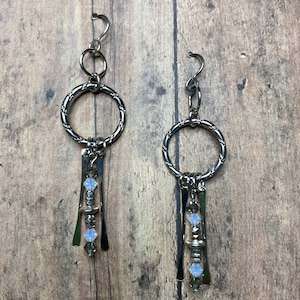 DANGLES AND HOOPS