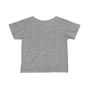 Je m'appelle Love, design unique avec papillon T-shirt en jersey fin pour bébé image 5