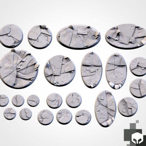 Pode incluir: Uma coleção de bases em miniatura cinza-claras em várias formas circulares e ovais, cada uma apresentando um design de superfície de pedra rachada texturizada com fissuras angulares nítidas e detritos para figuras de jogo.