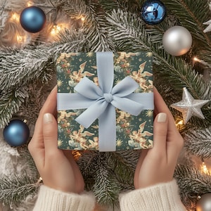 Carta da regalo natalizia con cherubini celesti, carta da regalo per regali di Natale, carta da regalo con design festivo, regalo classico per le feste immagine 5