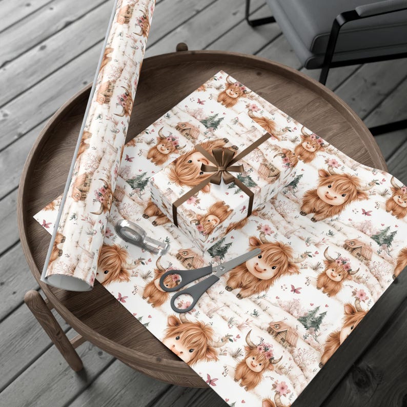 Cadeaupapier baby Highland Cow: inpakpapier cottagecore bloemen afbeelding 2