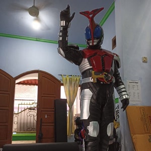 仮面ライダーシリーズのコスプレに着用できるハイパーカブト 仮面ライダーシリーズのコスプレに着用できるハイパーカブト