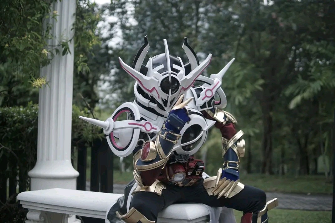 仮面ライダーエボル ブラックホールヘルメット 劇中再現コスプレ複製 仮面ライダーエボル ブラックホールヘルメット 劇中再現コスプレ複製