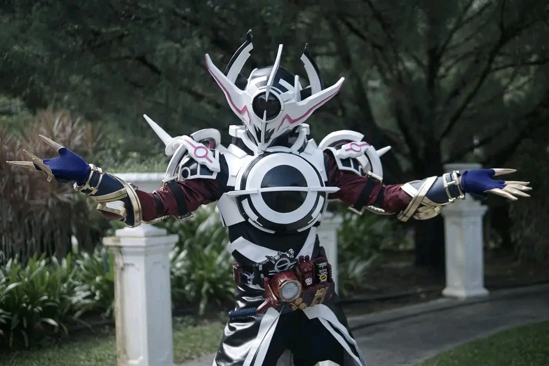 仮面ライダーエボルト ブラックホール：着用可能なコスプレ衣装