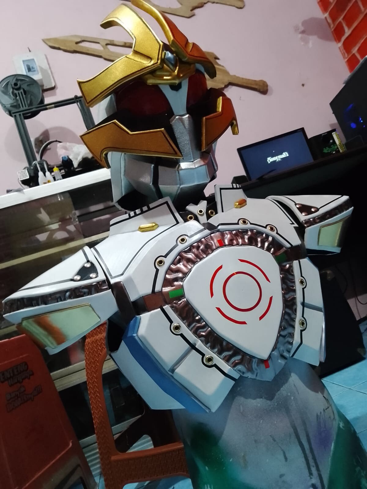 仮面ライダーイクサ 仮面ライダーキバシリーズ 特撮スーツ 着用