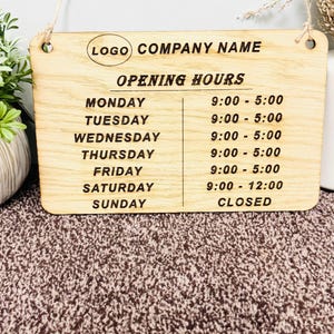 Houten bord met openingstijden: gepersonaliseerd met je logo en bedrijfsnaam | Eikenfineer MDF| Voor winkels OF kantoren | Winkeleigenaar Open Gesloten
