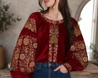 Blusa tradicional ucraniana, camisa de terciopelo rojo con bordado dorado, top campesina floral boho, camisa eslava bordada, regalo para ella Vyshyvanka