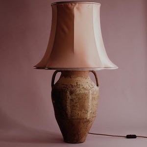 Vintage Terrakotta Amphore Lampensockel rustikale handgemachte Keramik mediterran Steingut Vase mit zwei Griffen Tisch Beleuchtung Wohnkultur Cottage